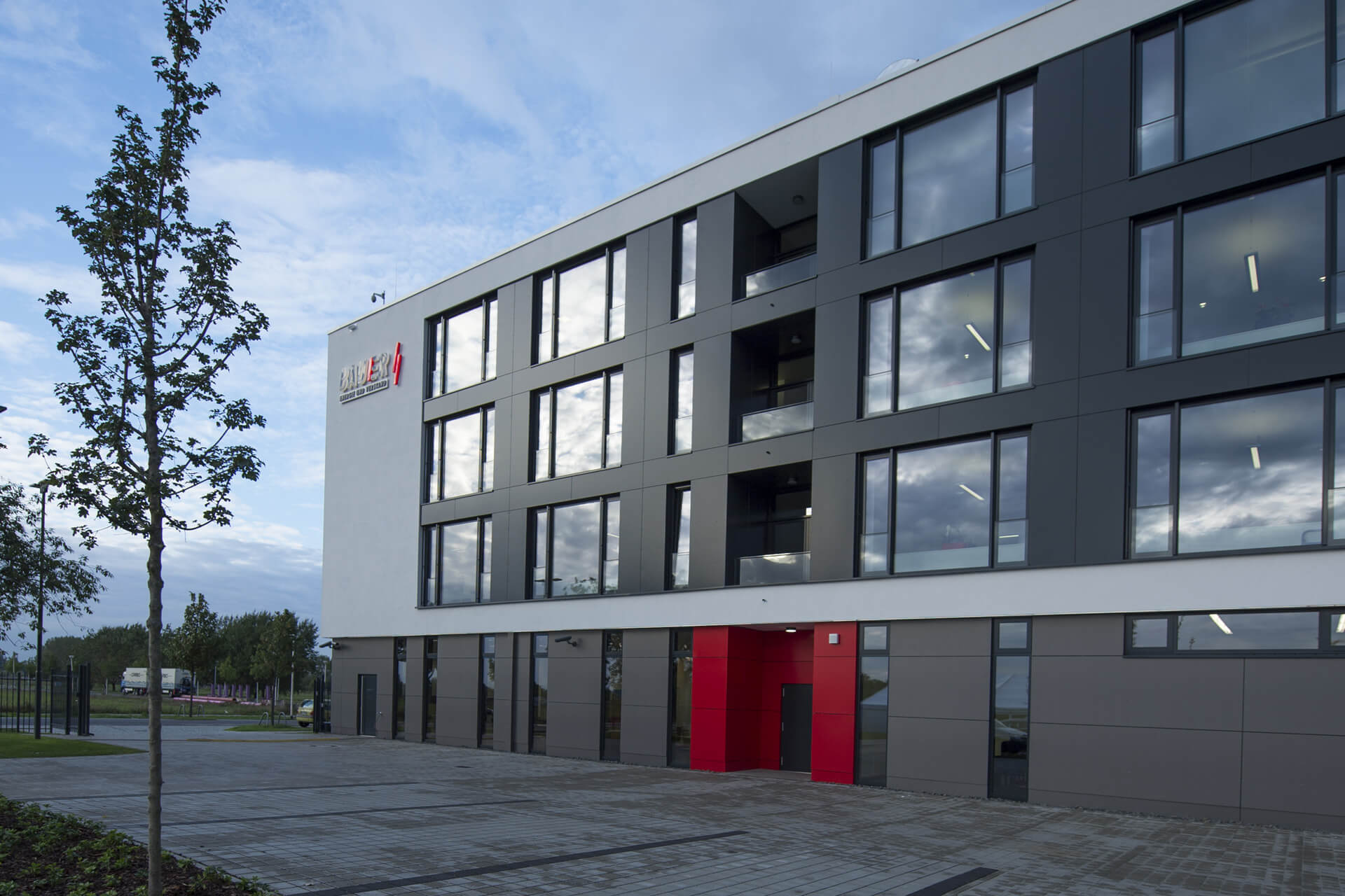 BAUER Elektrounternehmen GmbH & Co KG
