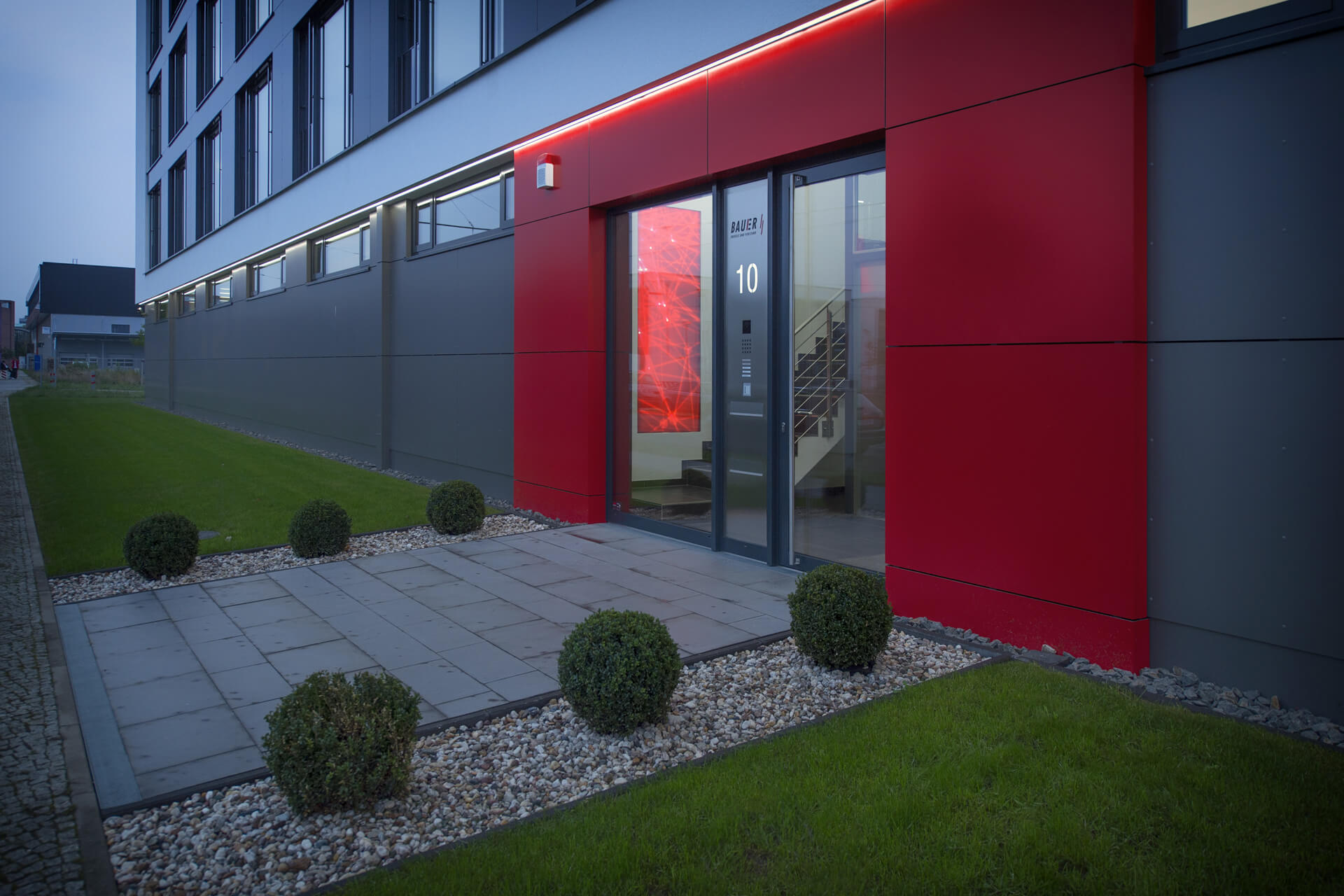 BAUER Elektrounternehmen GmbH & Co KG